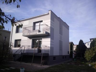 E163.jpg